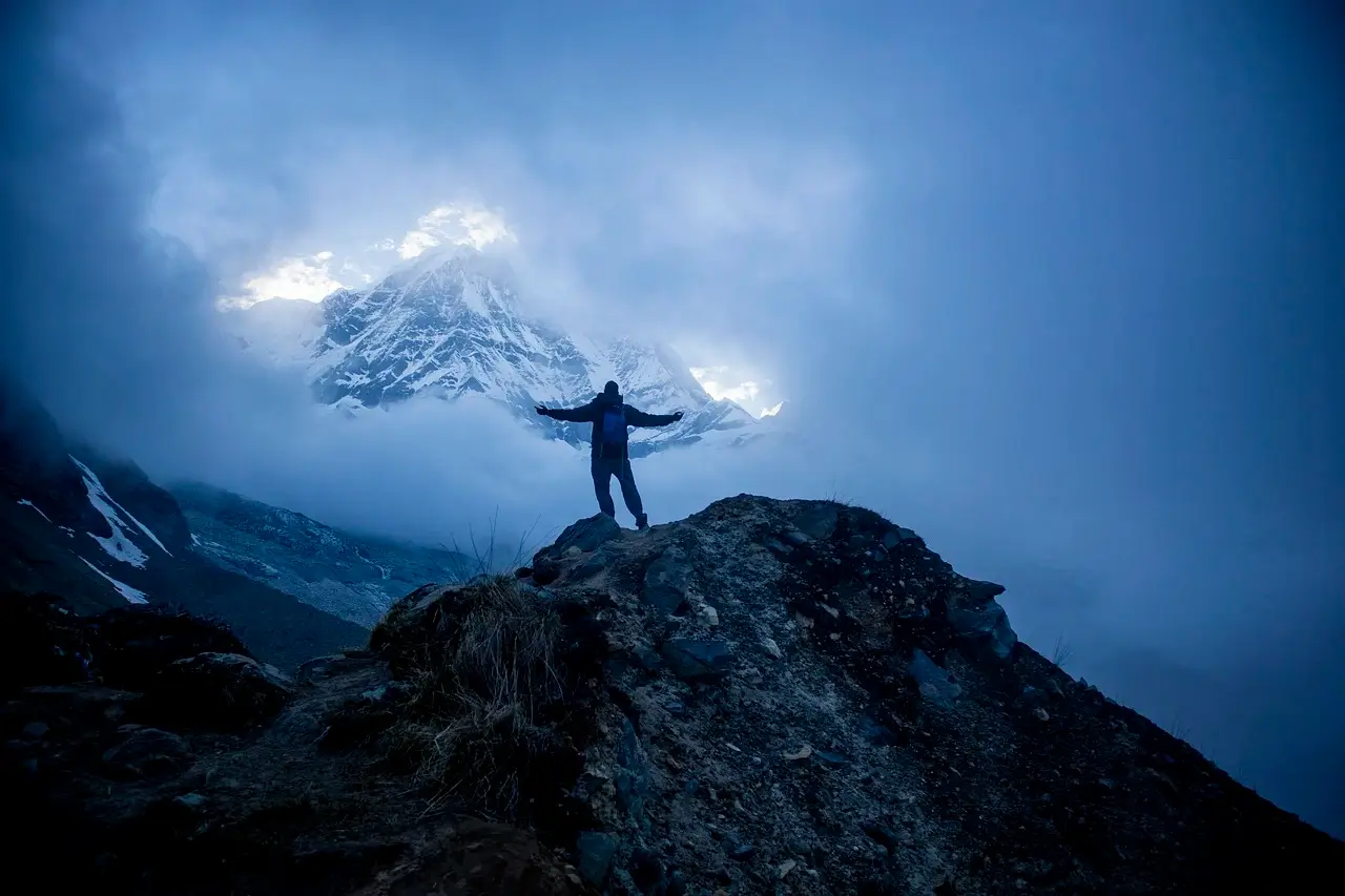 hiking-in-himalayas